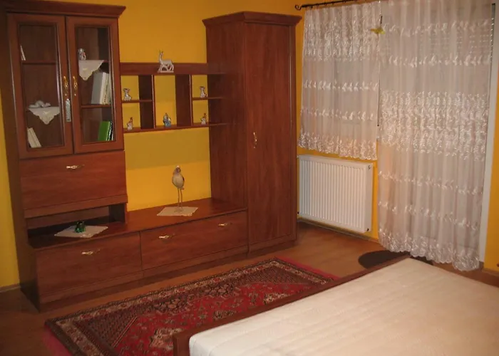 Menyhart Gyenesdiason 6 Fo Reszere Lejlighed